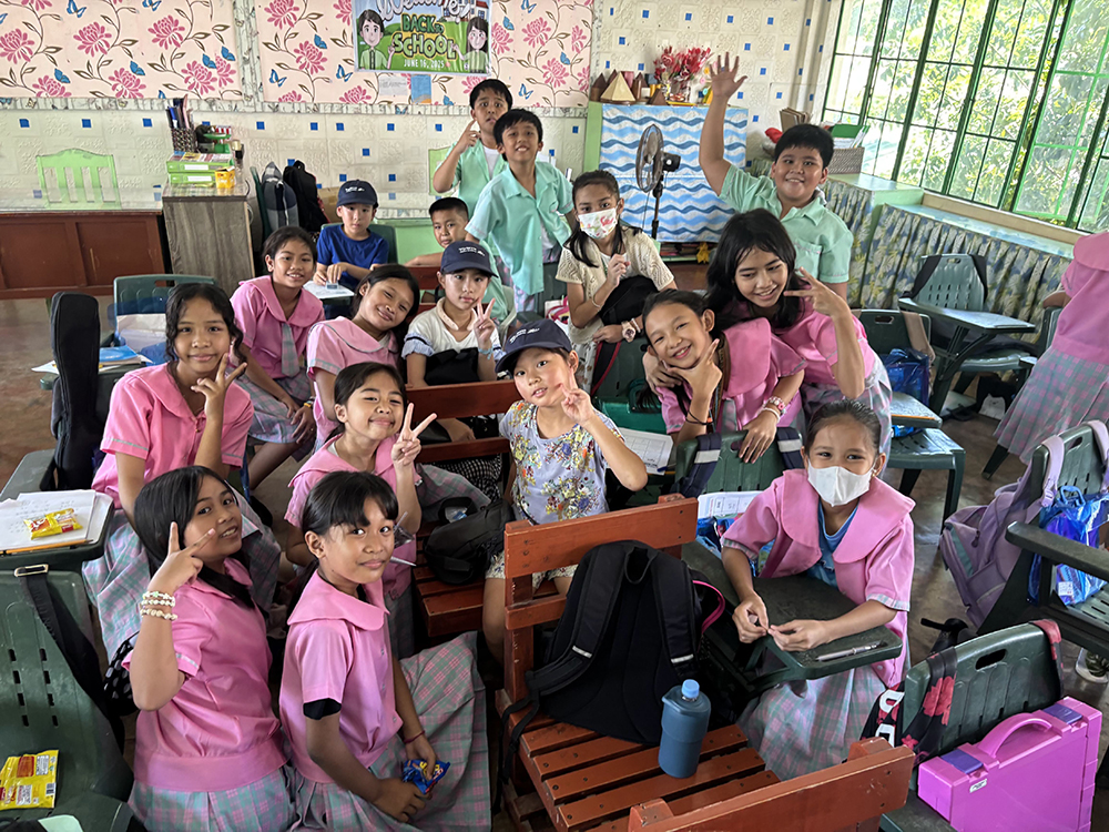 現地の小学校訪問